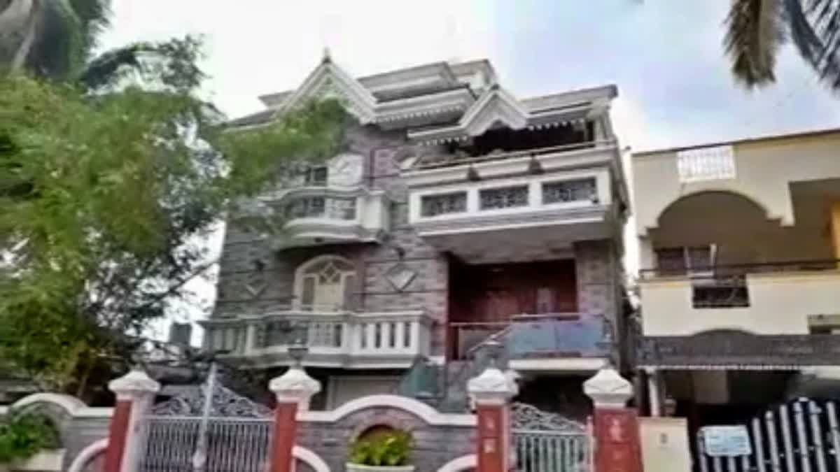 IT sleuths conduct raid on former Chief Minister SM Krishna sister's residence in Bengaluru