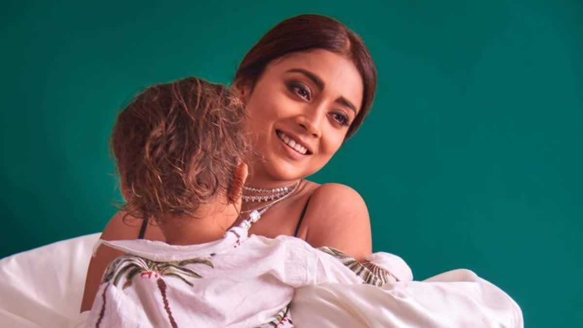 shriya saran shared pictures with daughter radha  actress shriya saran  shriya saran pictures with daughter radha  shriya saran pictures  നടി ശ്രിയ ശരൺ  ശ്രിയ ശരൺ  ശ്രിയ ശരൺ മകൾ രാധ  ശ്രിയ ശരൺ ഫോട്ടോസ്  ശ്രിയ ശരൺ ഇൻസ്റ്റഗ്രാം  ശ്രിയ ശരൺ പുതിയ ചിത്രങ്ങൾ