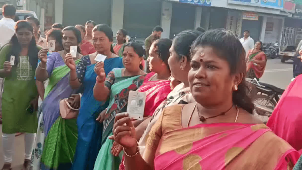 Karnataka Assembly polls 2023  Voting begins  Key candidates  seats to watch out for  ಪ್ರಮುಖ ಅಭ್ಯರ್ಥಿಗಳು  ಮತದಾನ ಆರಂಭ  ಹೈವೋಲ್ಟೇಜ್​ ಸ್ಥಾನಗಳು ಇವು  ಕರ್ನಾಟಕ ವಿಧಾನಸಭಾ ಚುನಾವಣೆಗೆ ಮತದಾನ ಆರಂಭ  ಪ್ರಮುಖ ಅಭ್ಯರ್ಥಿಗಳು ಮತ್ತು ಹೈವೋಲ್ಟೇಜ್​ ಸ್ಥಾನ  ಕರ್ನಾಟಕದಲ್ಲಿ ಹೈವೋಲ್ಟೇಜ್ ಚುನಾವಣಾ ಪ್ರಚಾರ  ಇಂದು ವಿಧಾನಸಭಾ ಚುನಾವಣೆಗೆ ಮತ ಚಲಾಯಿಸಲು ಸಿದ್ಧ  ಬಿಜೆಪಿ ತನ್ನ 224 ಅಭ್ಯರ್ಥಿಗಳ ಪಟ್ಟಿಯಲ್ಲಿ 50 ಹೊಸ ಮುಖ  ಕರ್ನಾಟಕದ ಮಾಜಿ ಮುಖ್ಯಮಂತ್ರಿ ಜಗದೀಶ್ ಶೆಟ್ಟರ್