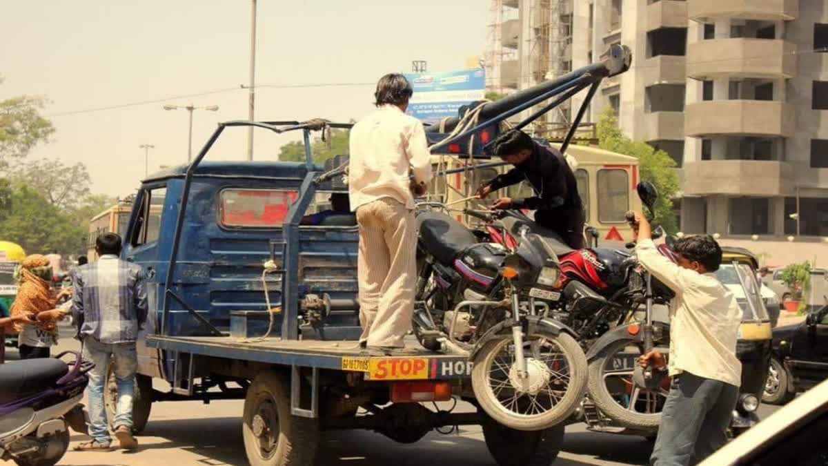 Rajkot Crime: ઇમેમો નહીં ભરેલા 1500થી વધુ વાહનો રાજકોટ ટ્રાફિક પોલીસ કબ્જે કરશે