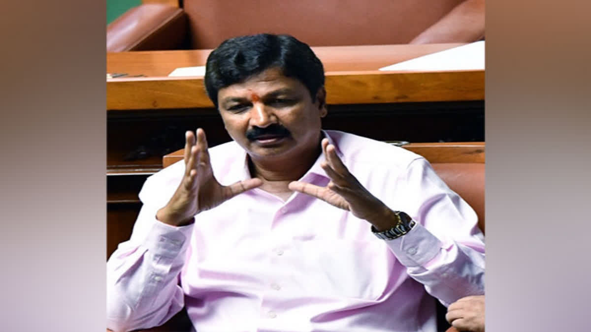 Karnataka Polls: "DK Shivakumar of blackmailed me...", claims BJP's Ramesh Jarkiholi