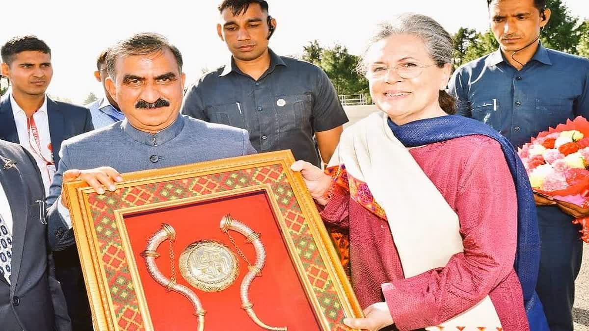 Ex congress president Sonia Gandhi reached Shimla