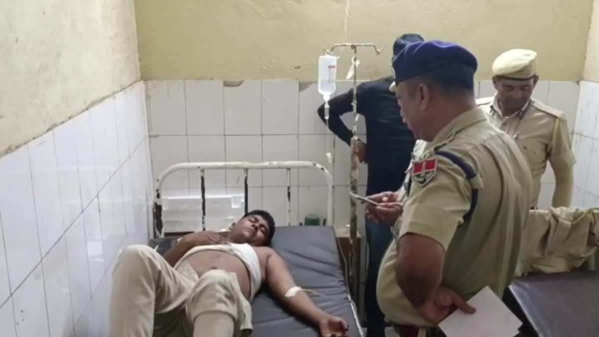 Bike rider hit policeman at blockade in Dholpur