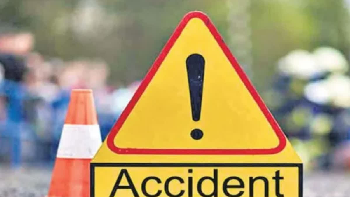 ANDHRA PRADESH NEWS SPEEDING BUS HITS AUTORICKSHAW IN KAKINADA DISTRICT 6 WOMEN KILLED