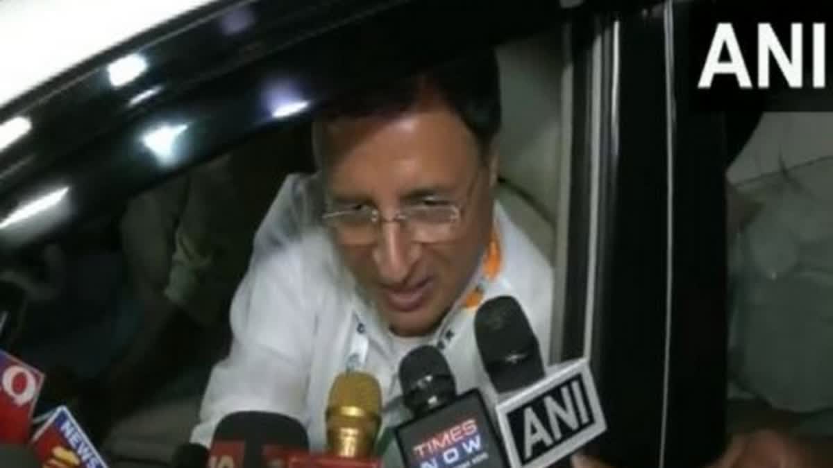 Congress Surjewala on new Karnataka CM  Randeep Singh Surjewala on new Karnataka CM  Randeep Singh Surjewala  karnataka cm  karnataka election  karnataka congress  karnataka chief minister  കർണാടക മുഖ്യമന്ത്രി  കർണാടക മുഖ്യമന്ത്രിയാര്  കർണാടക മുഖ്യമന്ത്രി കോൺഗ്രസ്  കോൺഗ്രസ് കർണാടക തെരഞ്ഞെടുപ്പ്  കർണാടക തെരഞ്ഞെടുപ്പ്  രൺദീപ് സിങ് സുർജേവാല  സുർജേവാല കർണാടക മുഖ്യമന്ത്രിയെക്കുറിച്ച്  സുർജേവാല