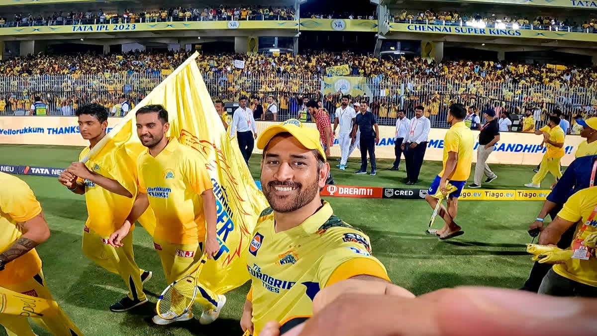 sports  MS Dhoni  MS Dhoni Lap of Hounour  ms dhoni special lap of honour  ms dhoni special lap of honour at chepauk  csk vs kkr  IPL 2023  IPL  ചെന്നൈ സൂപ്പര്‍ കിങ്‌സ്  എംഎസ് ധോണി  ഐപിഎല്‍  ചെപ്പോക്ക്  ചെപ്പോക്ക് സ്റ്റേഡിയം