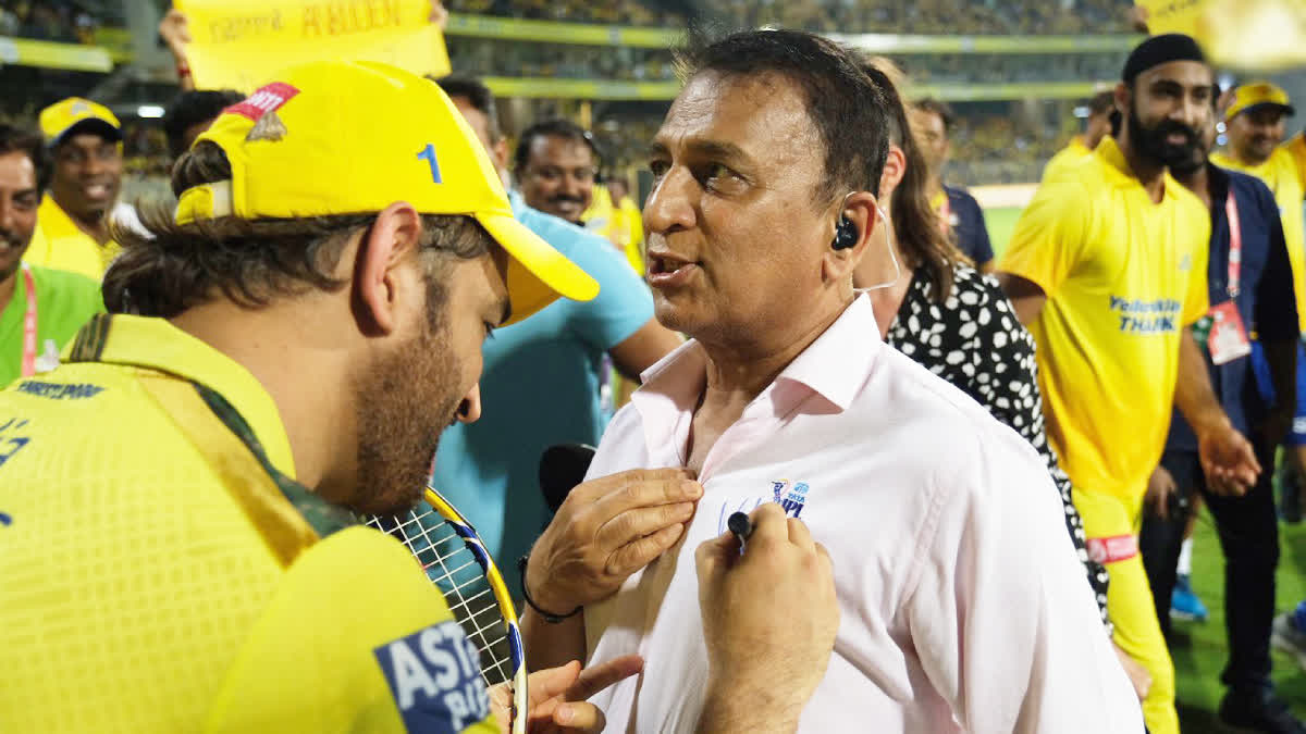 MSD Gives Autograph to Gavaskar ETV BHARAT