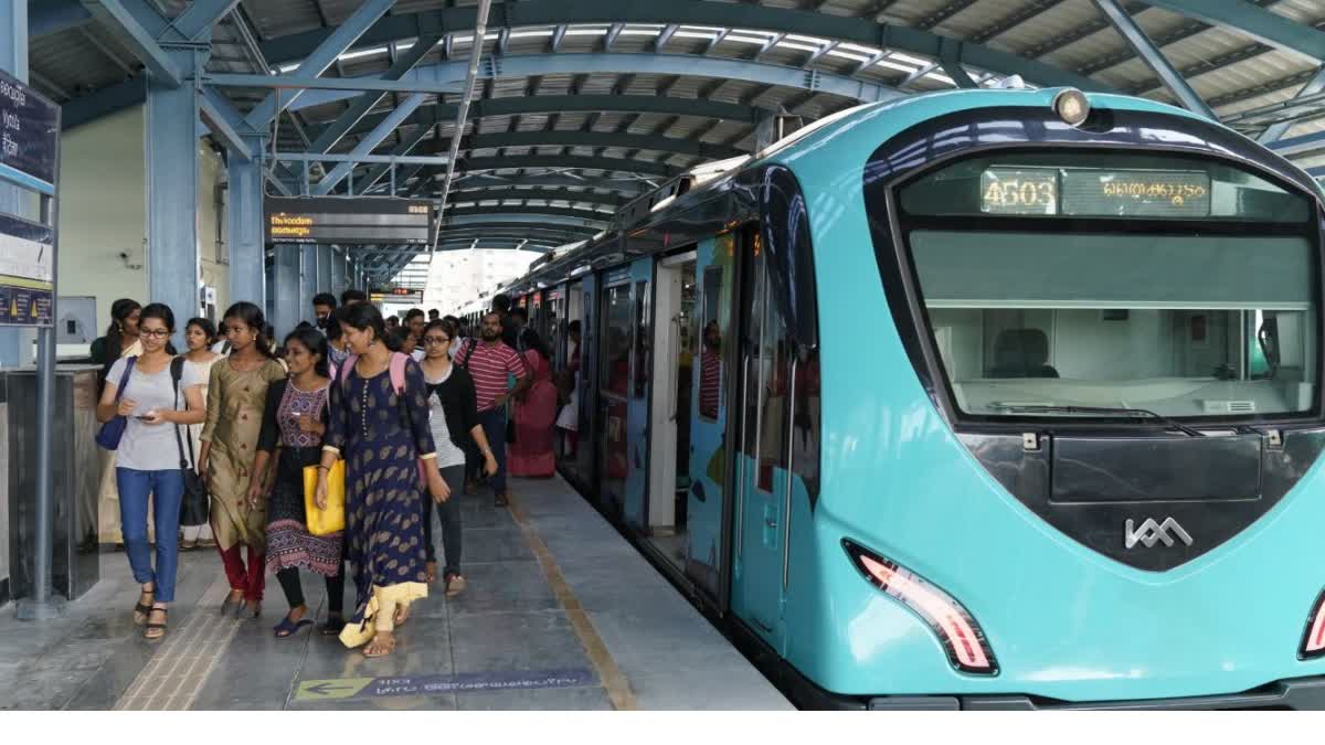 kochi-metro-customer-relations-centre-mg-road-metro-station