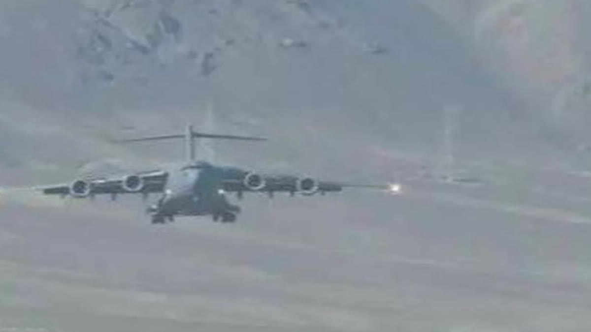 AIR FORCE C17 GLOBEMASTER STUCK AT LEH AIRPORT DUE TO TECHNICAL SNAG FLIGHTS CANCELED