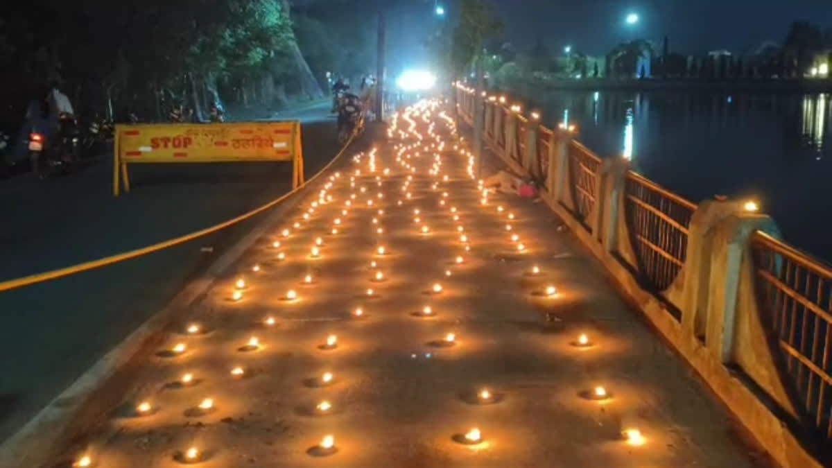 one lakh twenty five thousand lamps