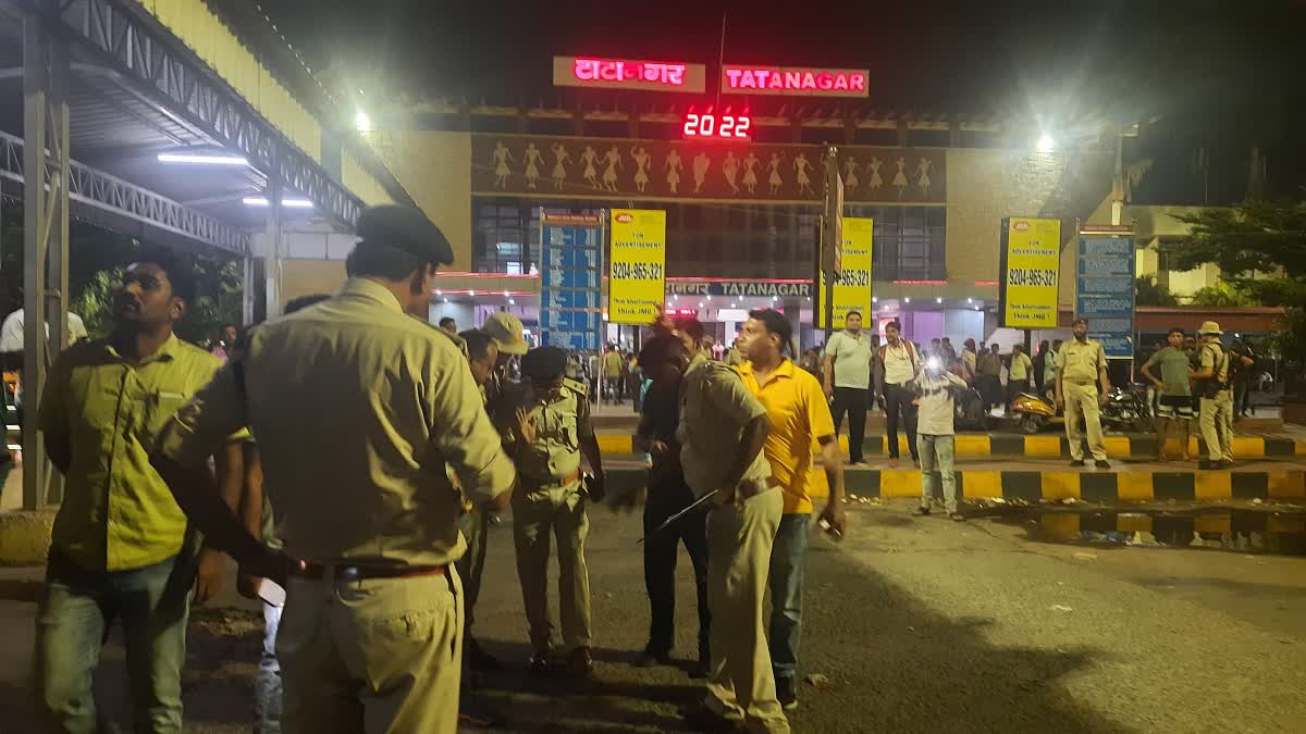 firing in Tata Nagar railway station
