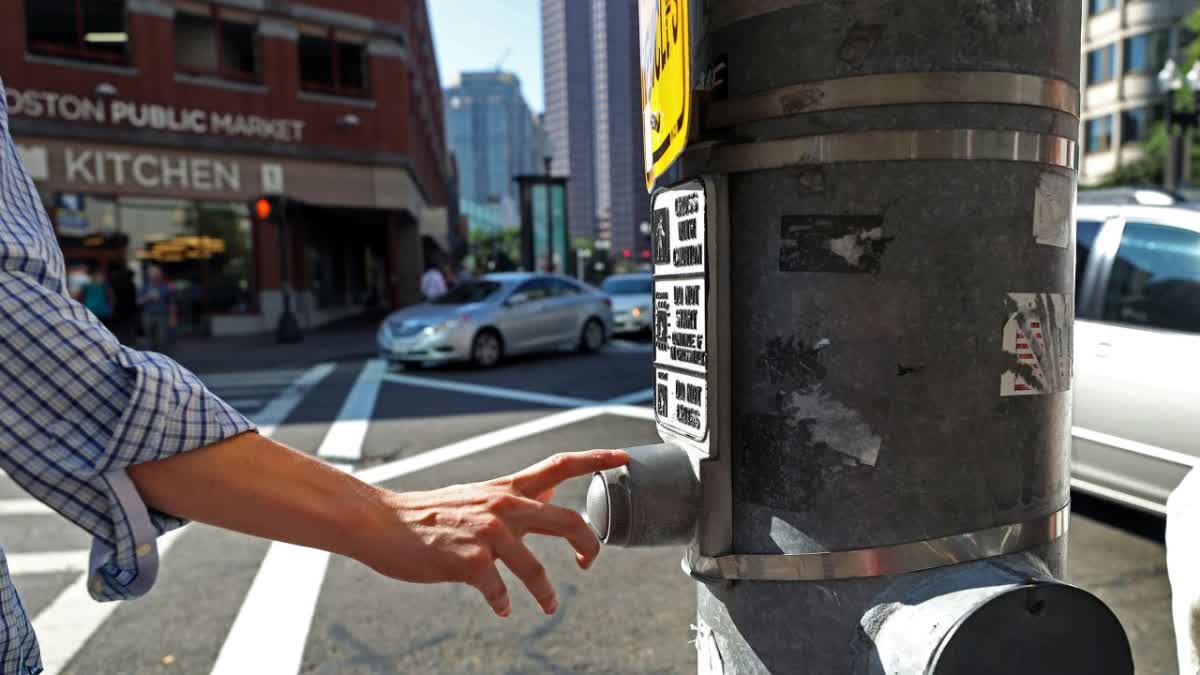 Traffic Push Button