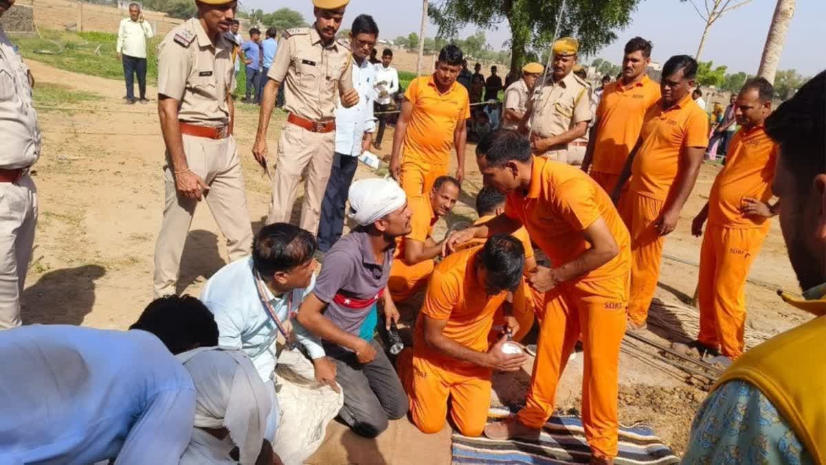 resue-operation-for-child-fell-in-borewell-in-jaipur