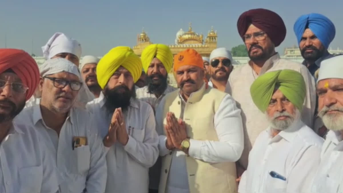 Sushil Kumar Rinku bowed down to Sri Harimandar Sahib