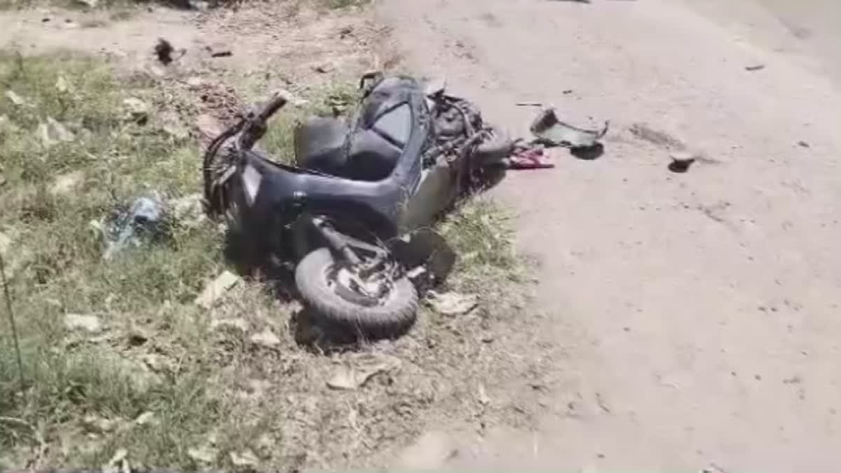 Accident between truck and scooter, one youth died, two children injured