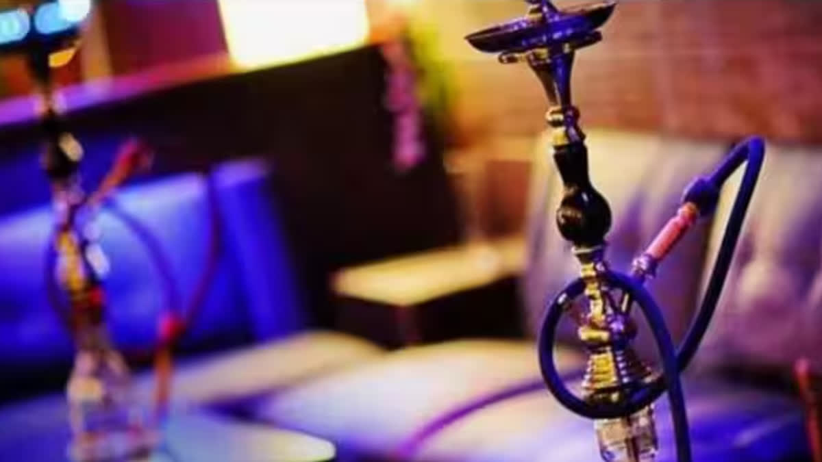 Hookah bars are being stolen without permission in Moga, the police arrested the hookahs along with the manager.