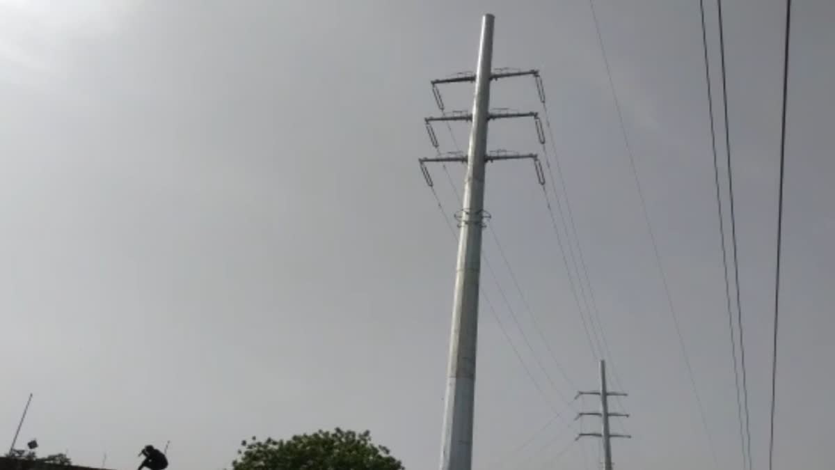new unipoles built near Ashram flyover extension