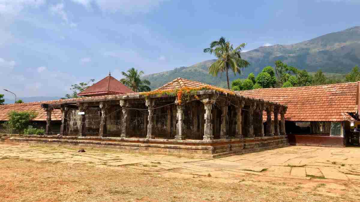 Interim order of High Court  Court to stop Tirunelli temple renovation works  തിരുനെല്ലി ക്ഷേത്ര നവീകരണ പ്രവർത്തനങ്ങൾ  ഹൈക്കോടതിയുടെ ഇടക്കാല ഉത്തരവ്  തിരുനെല്ലി മഹാവിഷ്‌ണു ക്ഷേത്ര നവീകരണം