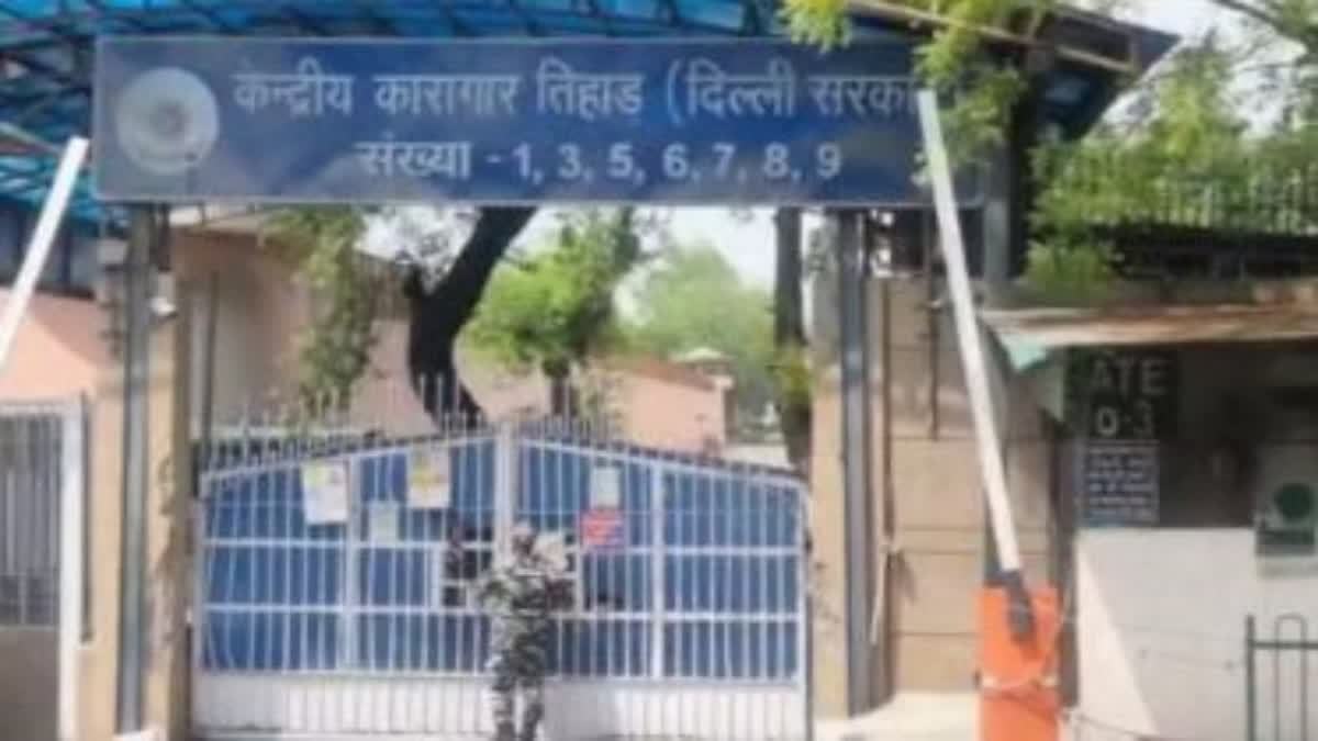 Prisoner commits suicide in Tihar Jail delhi