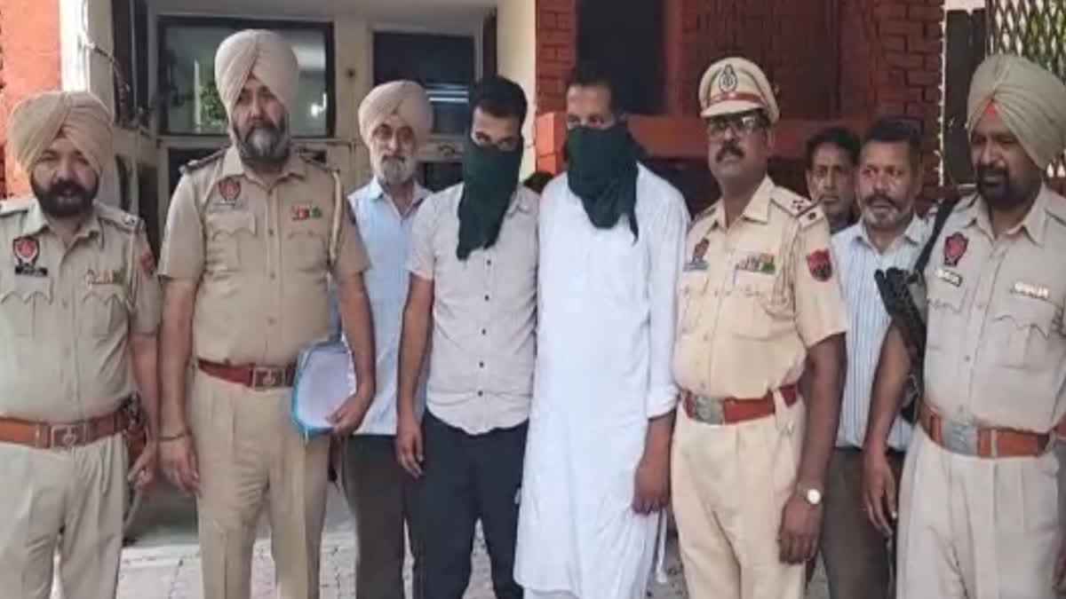 Police arrested two persons with illegal weapons in Amritsar, investigation continues