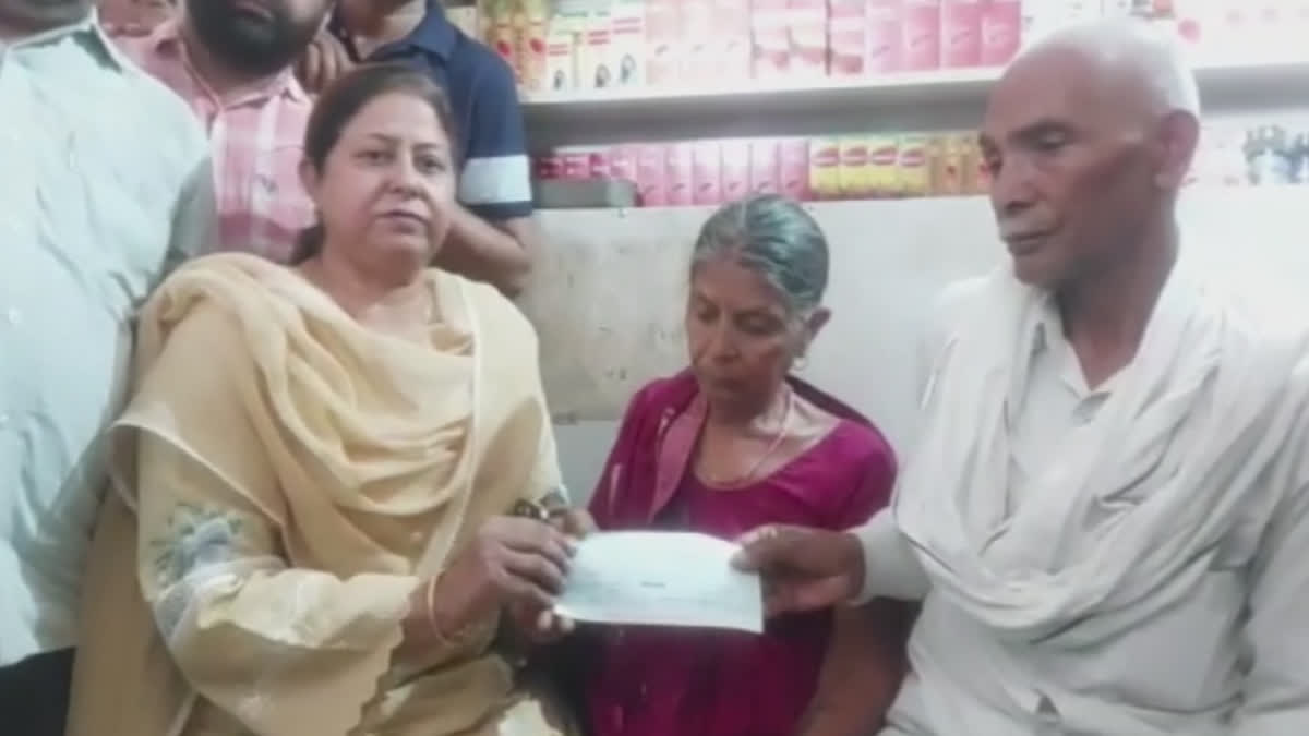 The Punjab government distributed checks of Rs 2 lakh each to the victims of the Ludhiana gas incident