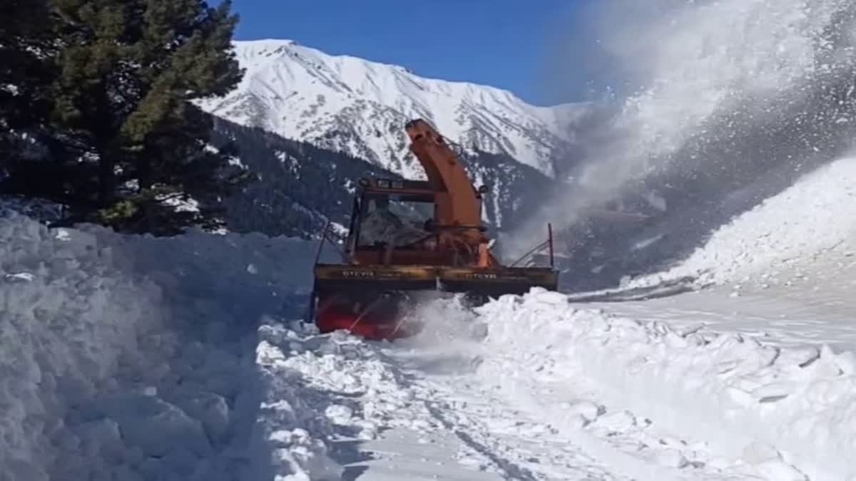 Srinagar Leh highway closed after avalanches in Zojjila Pass