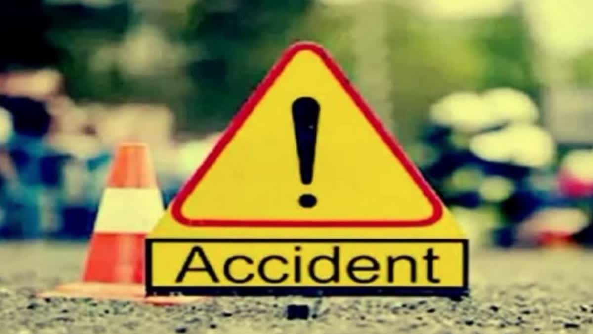 کٹھوعہ سڑک حادثے میں 11 مسافر زخمی