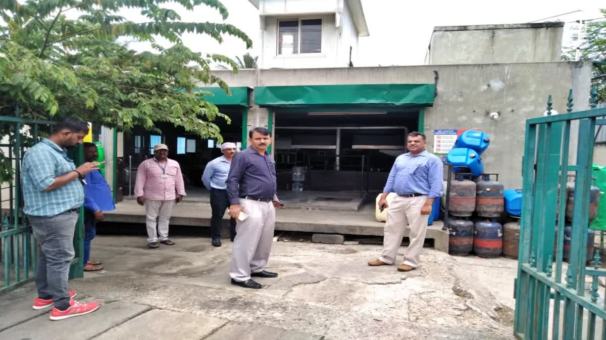 BBMP officials inspected the kitchens of Indira Canteen