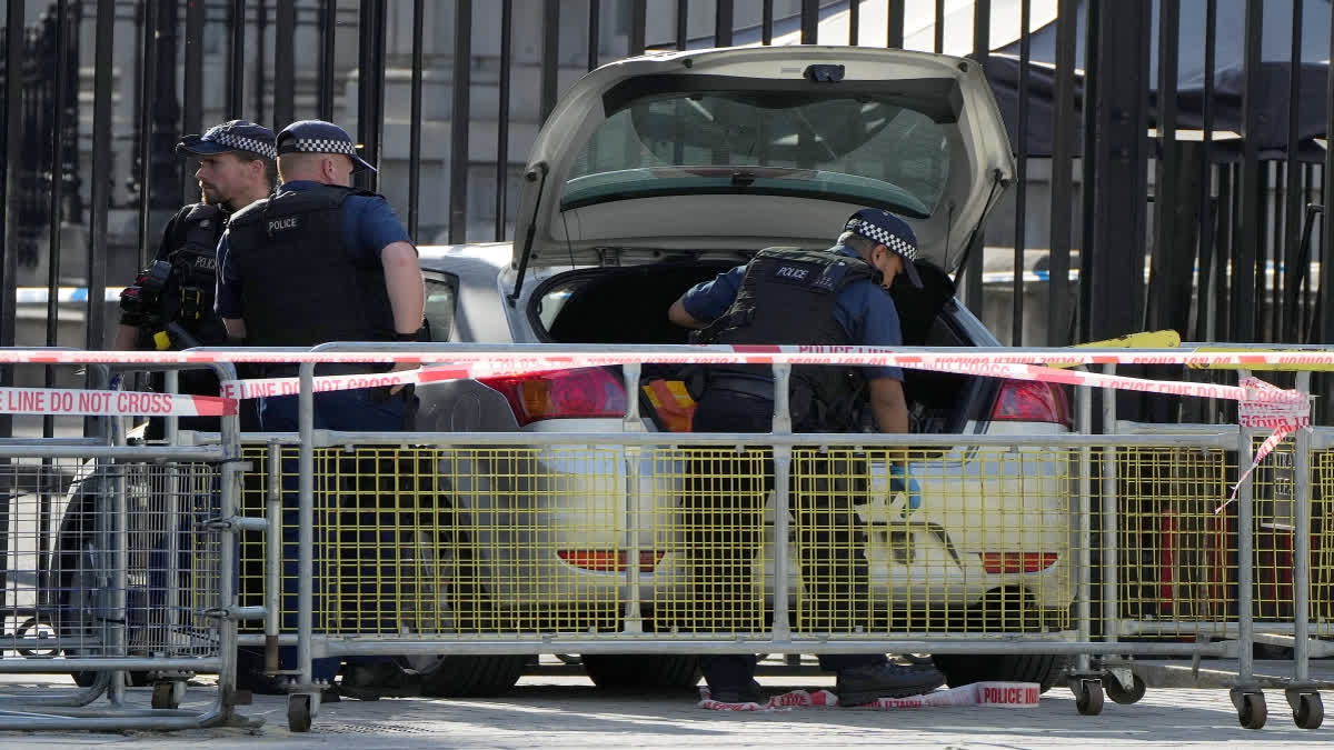 Man arrested after car collides with gates of Downing Street; police don't suspect terror attack