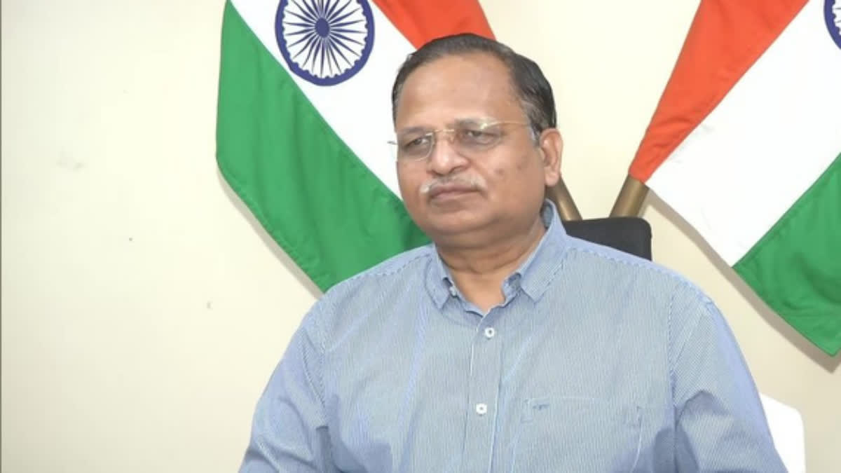 SC grants interim bail to Satyendar Jain  SC grants bail to Satyendar Jain  Satyendar Jain  supreme court Satyendar Jain  സത്യേന്ദർ ജെയിൻ  സത്യേന്ദർ ജെയിന് ജാമ്യം  കള്ളപ്പണം വെളുപ്പിക്കൽ കേസ്  കള്ളപ്പണം വെളുപ്പിക്കൽ കേസ് സത്യേന്ദർ ജെയിൻ  സത്യേന്ദർ ജെയിന് ഇടക്കാല ജാമ്യം  സത്യേന്ദർ ജെയിൻ ആരോഗ്യനില