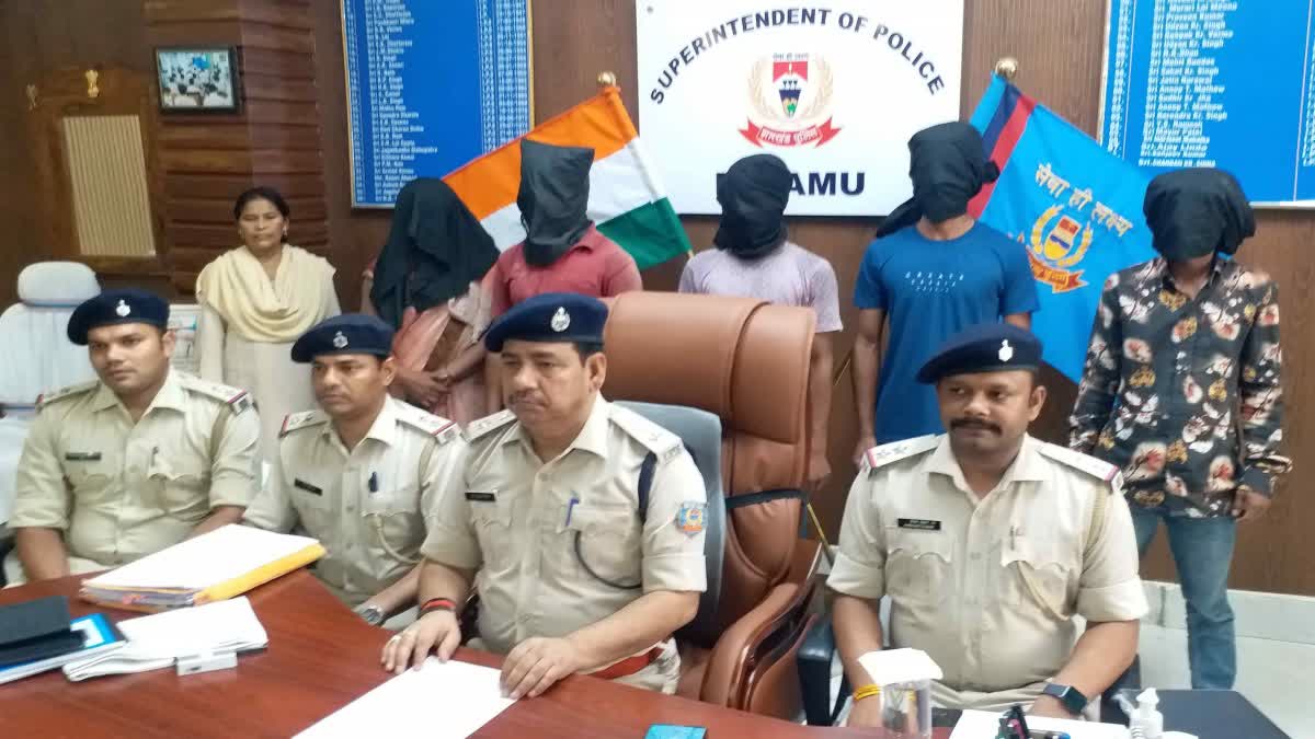 http://10.10.50.75//jharkhand/26-May-2023/jh-pal-02-murder-in-palamu-pkg-7203471_26052023150804_2605f_1685093884_998.jpg