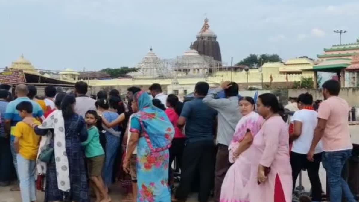 huge rush at puri shri mandir