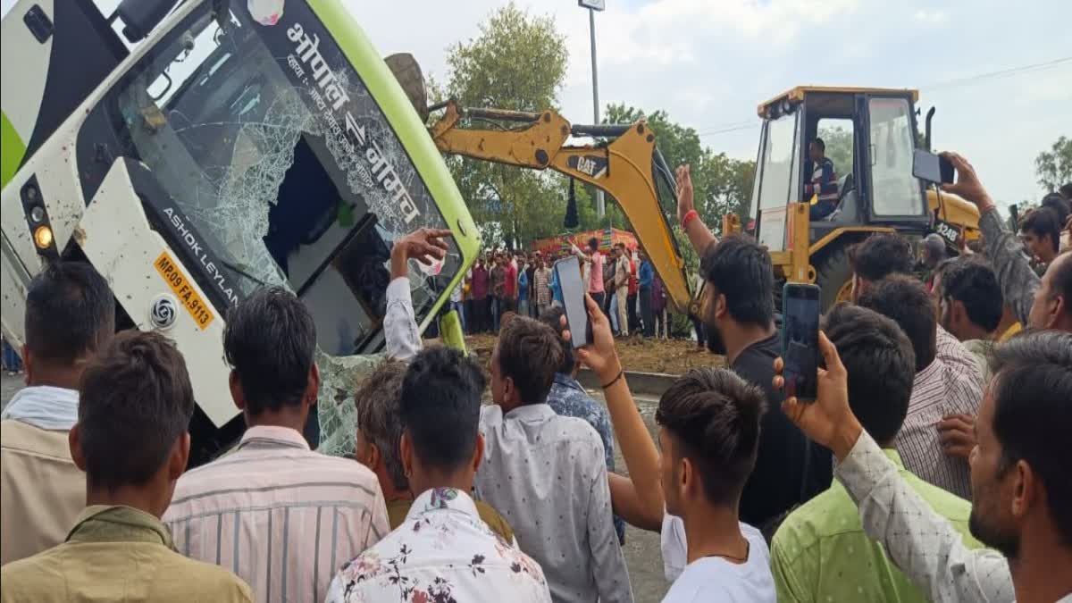 mandsaur road accident