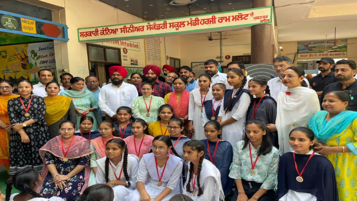 Cabinet Minister honored the students who stood first in the 10th class examination