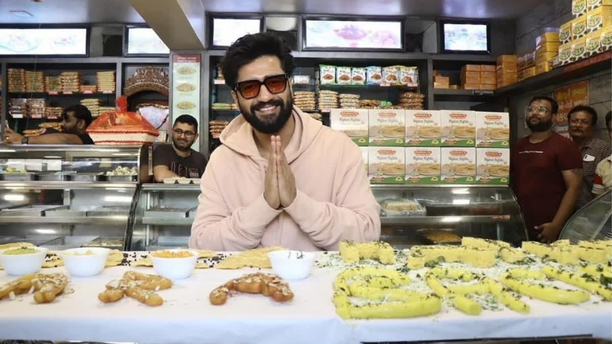 Vicky Kaushal munches on 'Zara fafda Zara jalebi' as he promotes Zara Hatke Zara Bachke in Ahmedabad