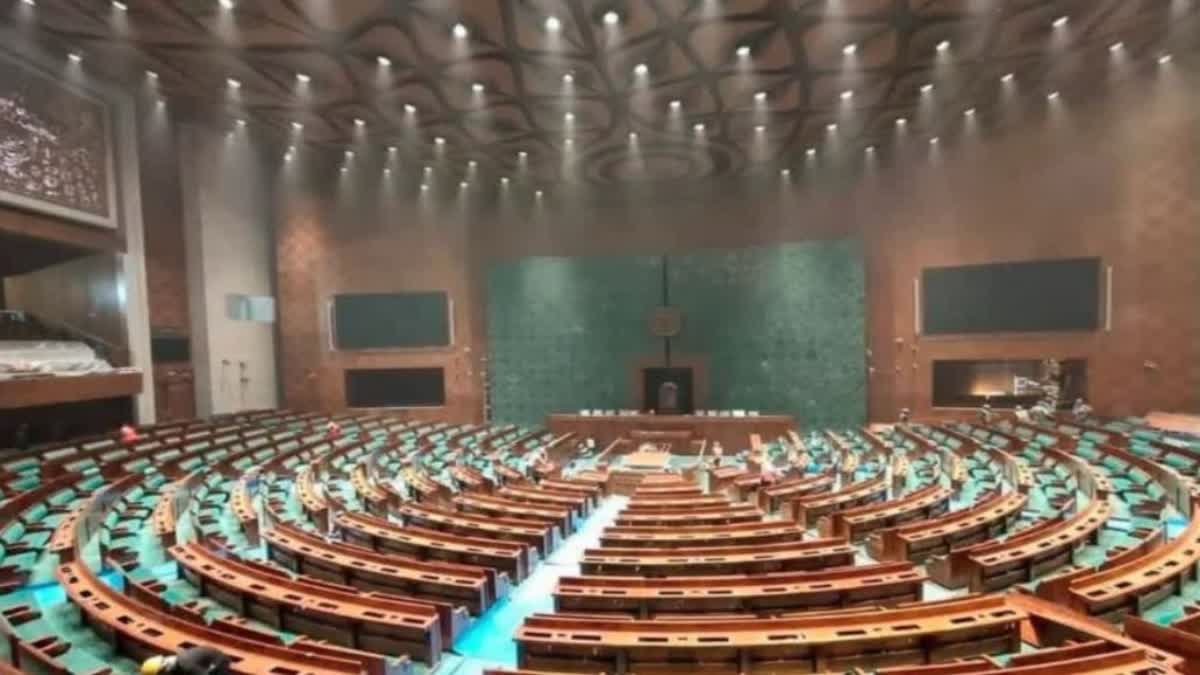 kashmiri-carpets-bedeck-new-parliament-house
