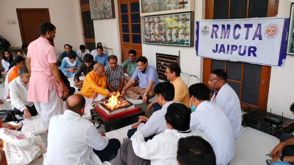 Medical teachers protest in Jaipur