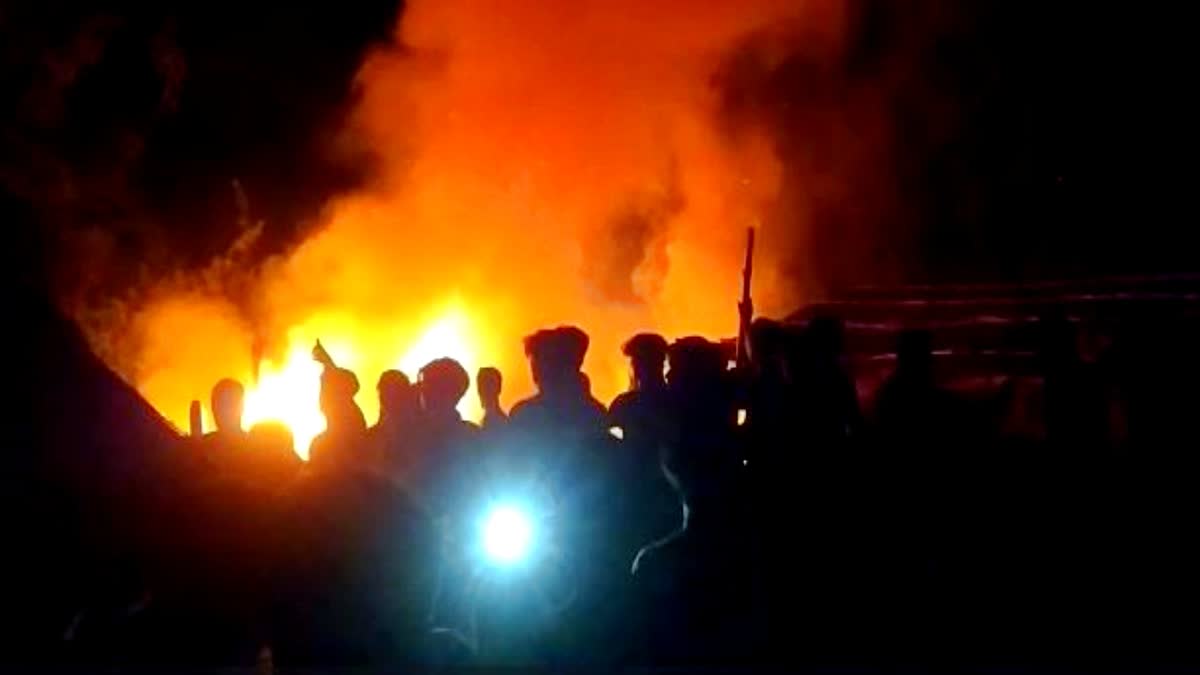 दानापुर में भीषण आग