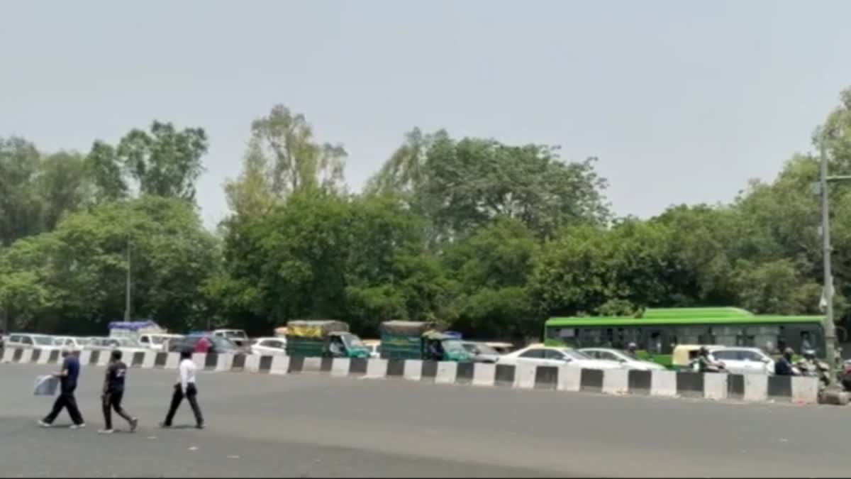 rain with strong winds in Delhi NCR