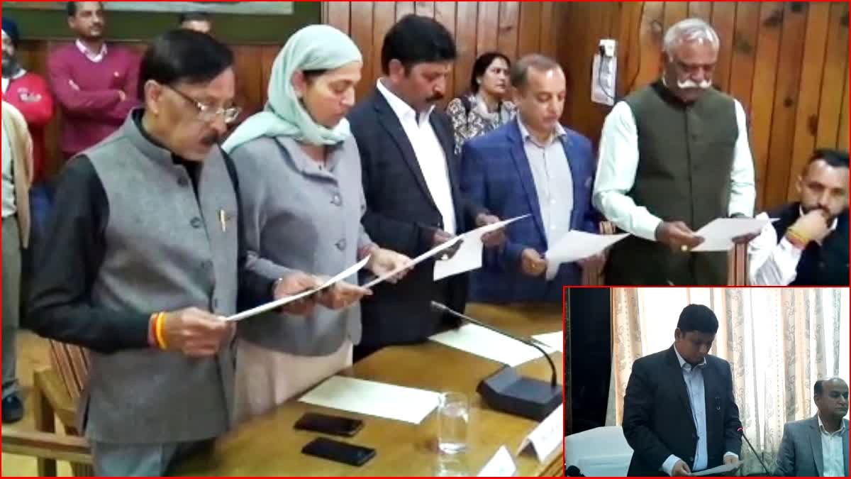 DC administered oath to 5 nominated councillors of MC Shimla.