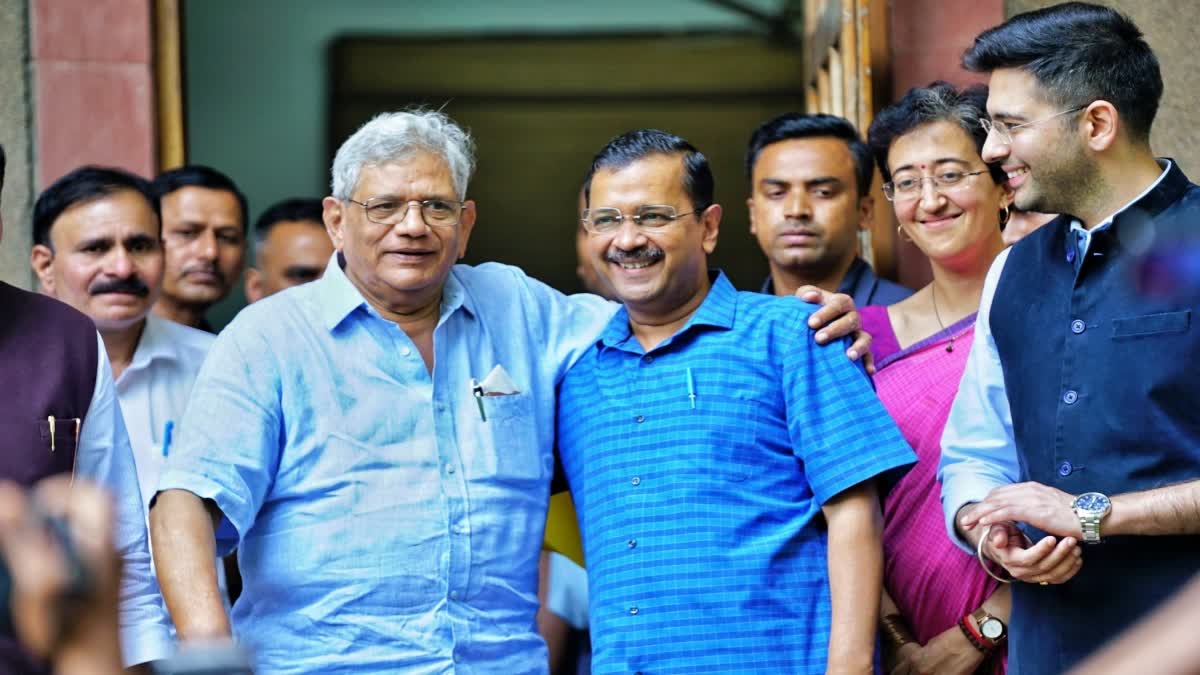 arvind kejriwal meets sitaram yechury  support against ordinance  cm arvind kejriwal  Delhi ordinance row  Sitaram Yechury  CPM supports AAP against Delhi Ordinance  ഡൽഹി ഓർഡിനൻസ്  എഎപിയെ പിന്തുണച്ച് സിപിഎം  കോണ്‍ഗ്രസിനോട് പിന്തുണ തേടി സീതാറാം യെച്ചൂരി  സീതാറാം യെച്ചൂരി  ആം ആദ്‌മി  എഎപി വാര്‍ത്തകള്‍  കേന്ദ്ര സര്‍ക്കാര്‍ ഓര്‍ഡിനന്‍സ്  സിപിഎം ജനറല്‍ സെക്രട്ടറി സീതാറാം യെച്ചൂരി  പ്രധാനമന്ത്രി നരേന്ദ്ര മോദി