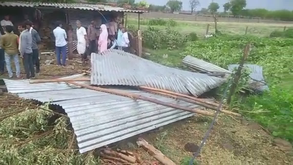 Rain havoc in Jhalawar, 2 died in the district