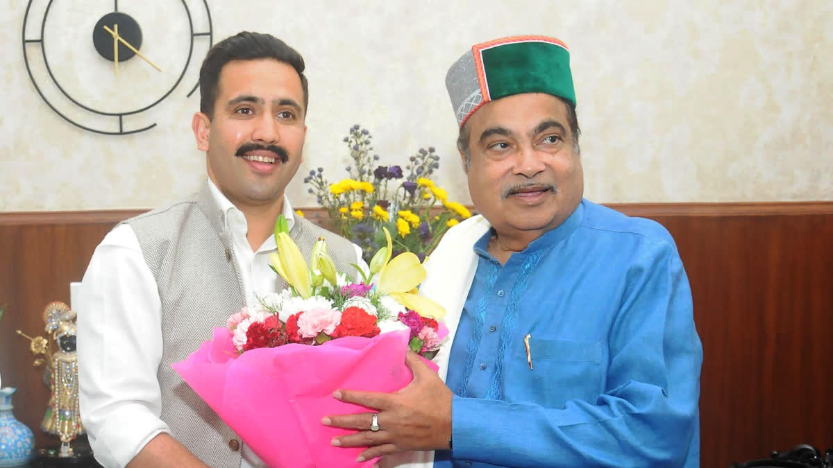 Minister Vikramaditya Singh met Nitin Gadkari