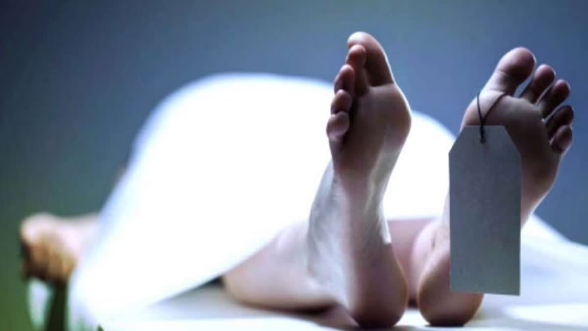 suspicious dead body of couple in Latehar