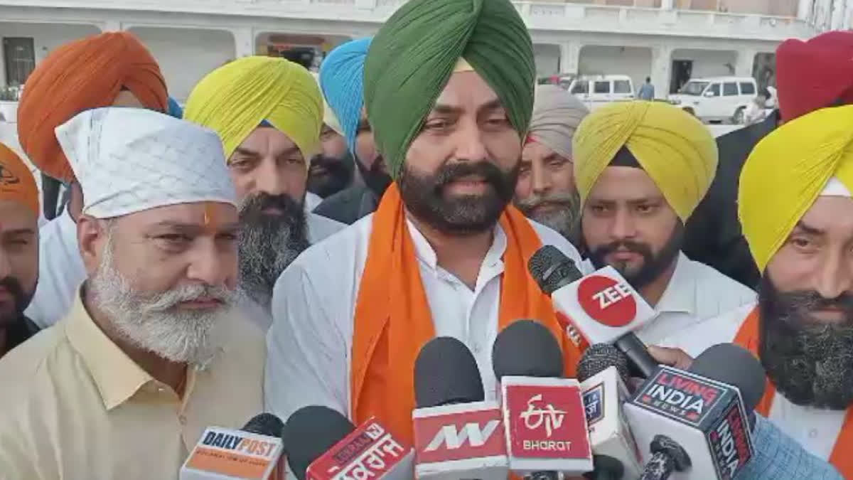 After meeting the Panchayat Department, Lal Jit Singh Bhullar paid obeisance to Harmandir Sahib