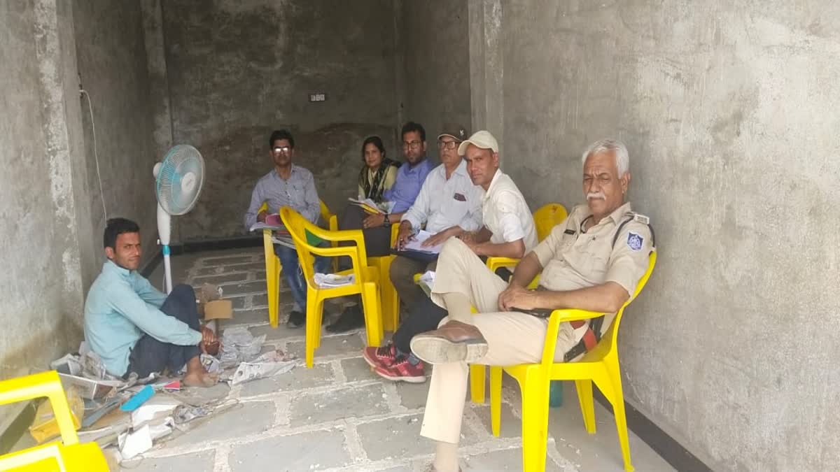 GST raid on cement trader house in shivpuri