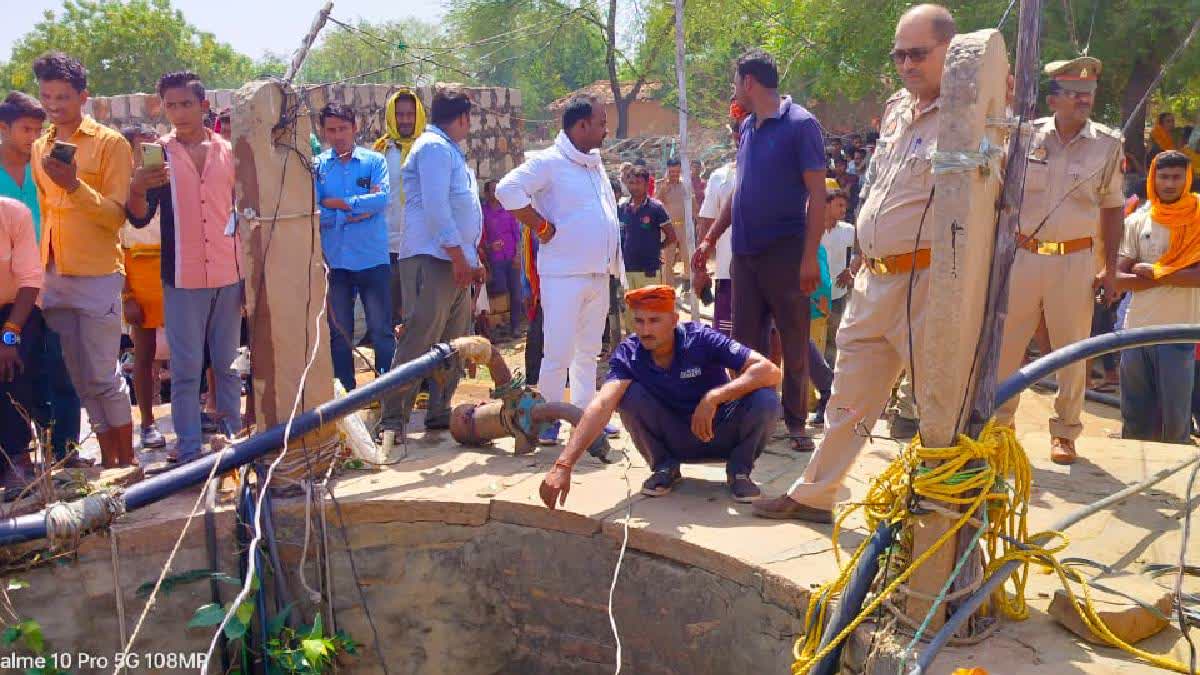 mother throws children into well