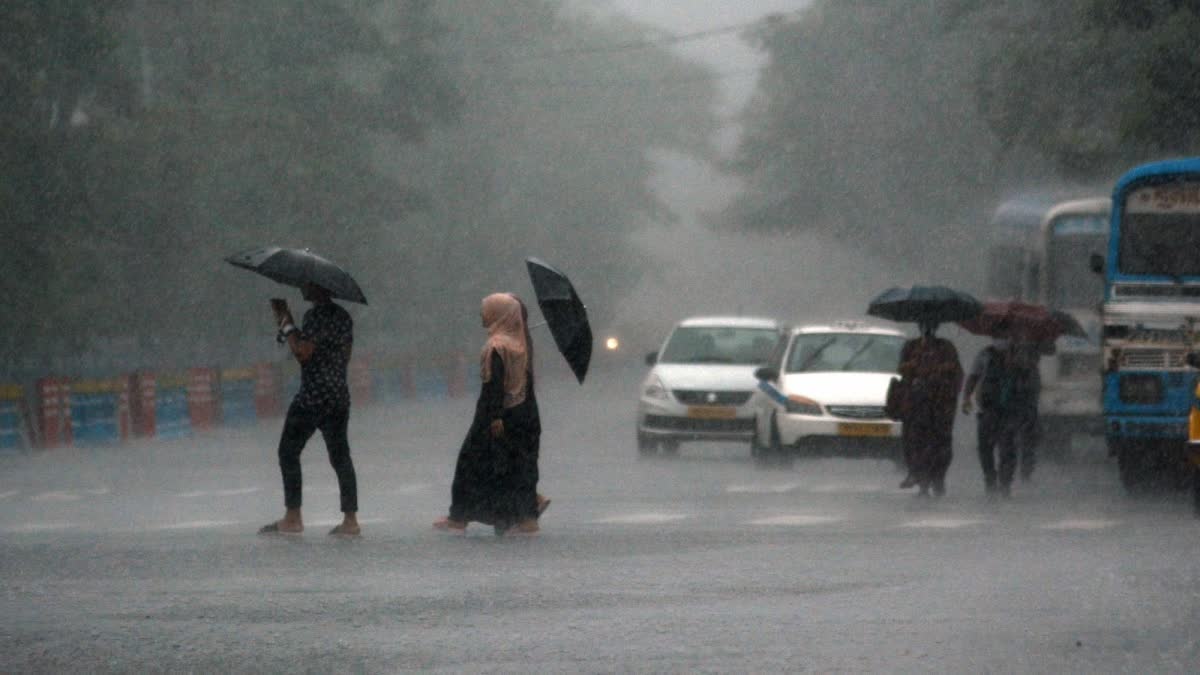 rain in kerala  low pressure in the arabian Sea  arabian Sea  weather updations  weather in kerala  അറബിക്കടലില്‍ ന്യൂനമര്‍ദം  കേരളത്തില്‍ ശക്തമായ മഴ  മഴ  ന്യൂനമര്‍ദം  കാലവര്‍ഷം  കേരളത്തിലെ കാലാവസ്ഥ  തിരുവനന്തപുരം ഏറ്റവും പുതിയ വാര്‍ത്ത  ഇന്നത്തെ പ്രധാന വാര്‍ത്ത