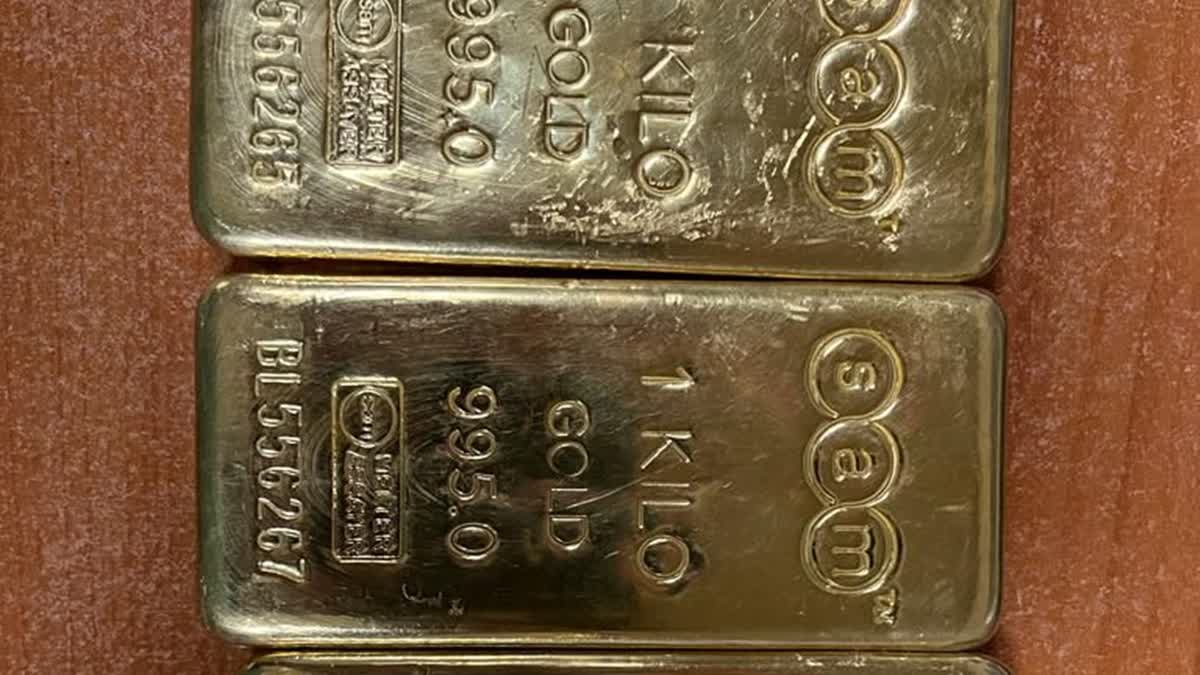 Gold seized at Mumbai airport