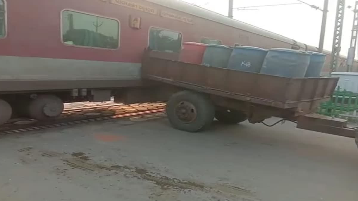 Driver saved Rajdhani Express from accident in bokaro